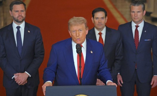 Căng thẳng Israel - Iran: Tổng thống D. Trump cảnh báo tiếp tục tấn công