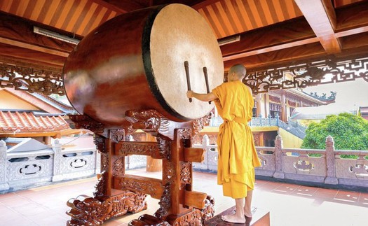 Sáng 1/7, 18.491 ngôi chùa trong cả nước đồng loạt cử ba hồi chuông, trống cầu nguyện Quốc thái dân an