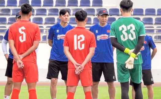 Tin nóng bóng đá Việt hôm nay 28/6: HLV Kim Sang Sik nhắn nhủ U22 Việt Nam; Lộ bí kíp giúp Bùi Tiến Dũng bắt phạt đền của Công Phượng