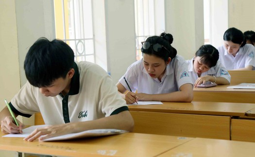 Tăng tính thực tiễn, phát triển năng lực vận dụng kiến thức trong đề thi các môn tự chọn