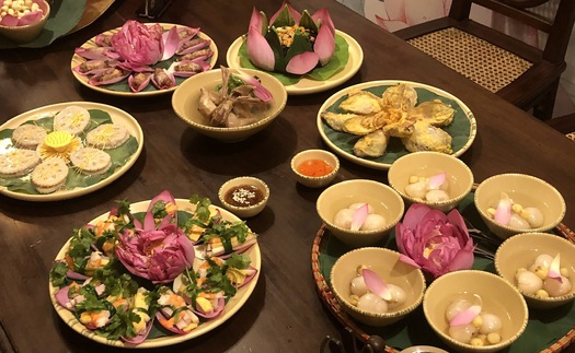 Lãng du cùng hồn sen Hà Nội: Nơi ẩm thực kể chuyện văn hoá