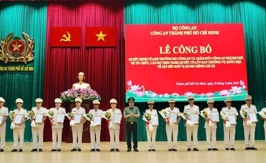 Công bố Quyết định về tổ chức bộ máy và công tác cán bộ của Công an TP Hồ Chí Minh