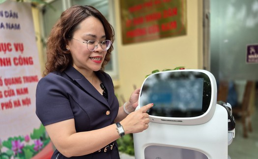 Đưa robot vào phục vụ hành chính công - cách làm sáng tạo từ cơ sở