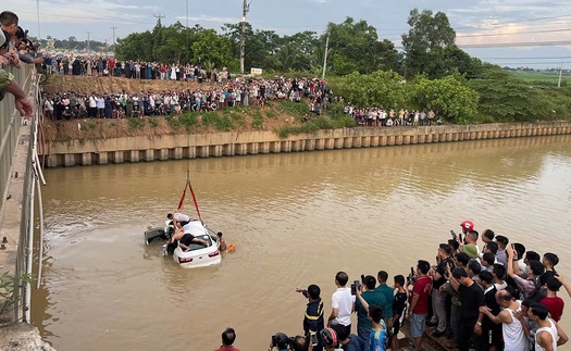 Vụ ô tô tông nhiều xe máy rơi xuống sông tại Nghệ An: Tìm thấy nạn nhân cuối cùng