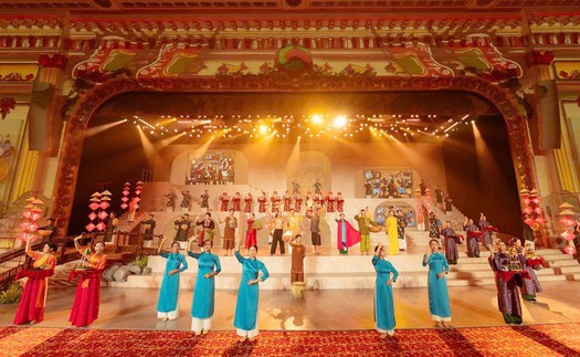 "Việt Nam bách nghệ": Show diễn thấm đẫm hồn Việt