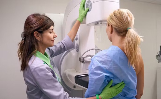 Australia: Xét nghiệm máu ứng dụng AI giúp phát hiện sớm ung thư vú