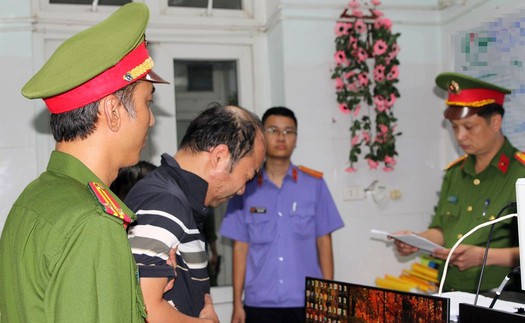 Vụ ô tô tông nhiều xe máy rơi xuống sông tại Nghệ An: Tạm giữ hình sự tài xế gây tai nạn 