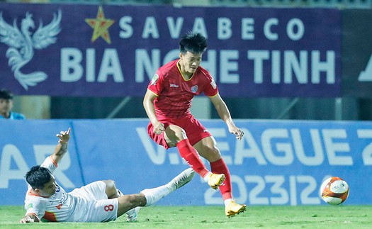 HLV Kim Sang Sik đổi chiến thuật cho U23 Việt Nam
