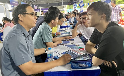 Điểm chuẩn tuyển sinh đại học năm 2025 khó đoán