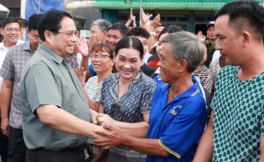 Thủ tướng Phạm Minh Chính thăm người có công với cách mạng tại tỉnh An Giang