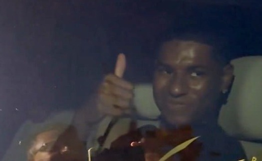 Marcus Rashford đã đến Barcelona để kí hợp đồng