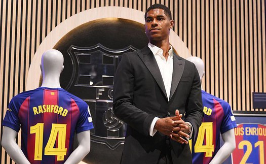 Khởi đầu mới, số áo mới, Rashford mới