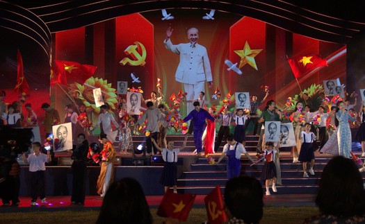 Chương trình nghệ thuật "Côn Đảo - Bản hùng ca bất tử"