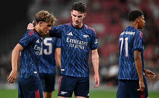 Sao mai 15 tuổi tỏa sáng, Arsenal ngược dòng đánh bại Newcastle