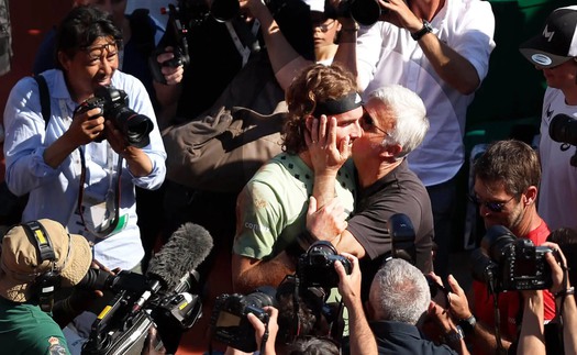 Stefanos Tsitsipas: Không HLV nào hiểu mình bằng cha