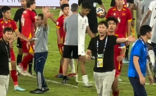 Thua chung kết, HLV châu Âu từ chối bắt HLV Kim Sang Sik?