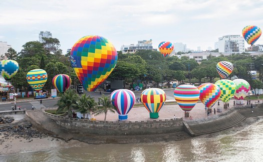 Các địa phương ven biển Thành phố Hồ Chí Minh nhộn nhịp đón khách dịp Hè