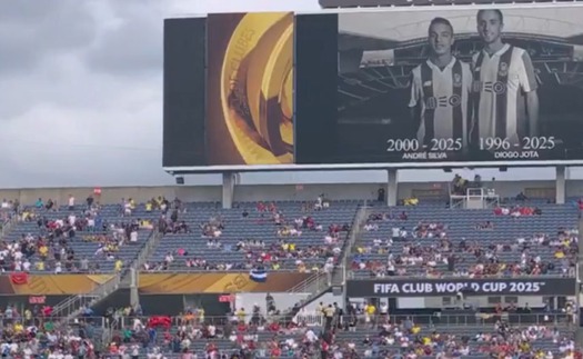 Hai ngôi sao Bồ Đào Nha bật khóc trong phút mặc niệm Diogo Jota tại FIFA Club World Cup 2025