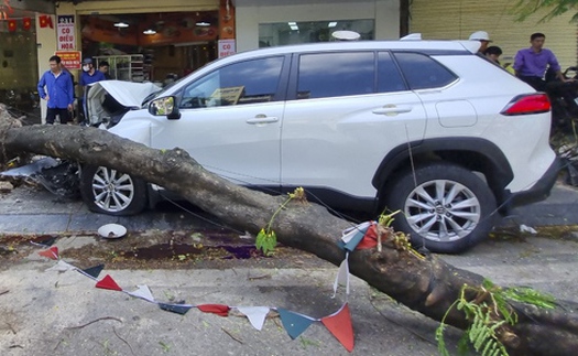 Vụ ô tô đâm liên hoàn xe máy trên phố Trần Đại Nghĩa, Hà Nội: Một nạn nhân tử vong