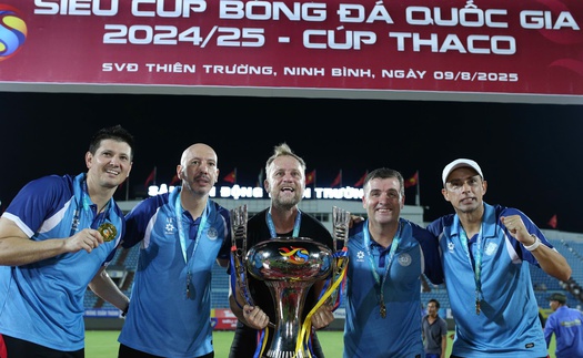 HLV Polking 'bắn' tín hiệu, sẵn sàng soán ngôi vô địch V-League của Nam Định