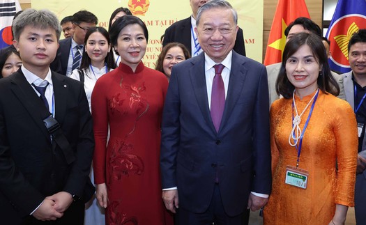 Tổng Bí thư Tô Lâm gặp gỡ cán bộ Đại sứ quán và cộng đồng người Việt Nam tại Hàn Quốc