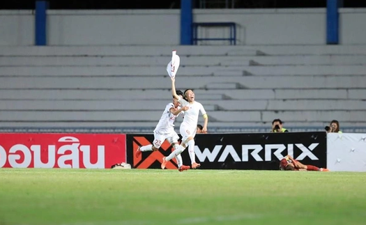 Huỳnh Như cởi áo ăn mừng phấn khích sau ‘bàn thắng vàng’ giúp ĐT Việt Nam thắng Thái Lan để vô địch Đông Nam Á