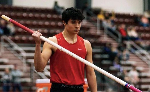 'Hot boy' mang hai dòng máu Việt Nam - Canada bật khóc khi giành HCV nhảy sào quốc gia 