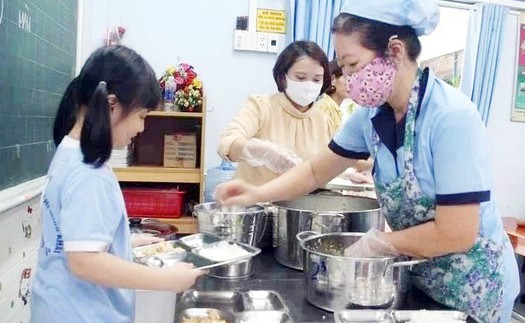 Năm học 2025-2026: Hà Nội hỗ trợ bữa ăn bán trú cho học sinh tiểu học
