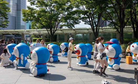 Đội quân Doraemon dễ thương "đổ bộ" Roppongi Hill sầm uất của Tokyo