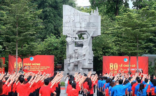 Tuổi trẻ cả nước đồng loạt tổ chức Lễ chào cờ “Tôi yêu Tổ quốc tôi”