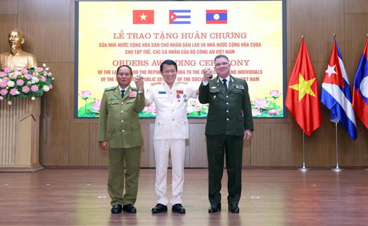 Những phần thưởng cao quý tô thắm mối quan hệ Việt Nam - Lào - Cuba