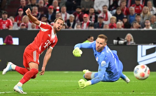 Harry Kane lập hat-trick, Bayern Munich đại thắng Leipzig với một 'set tennis trắng'
