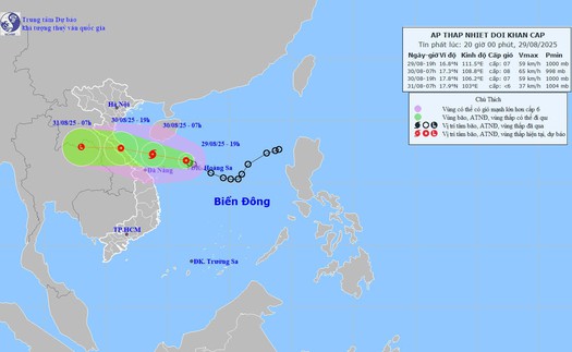 Áp thấp nhiệt đới cách thành phố Huế khoảng 430km về phía Đông