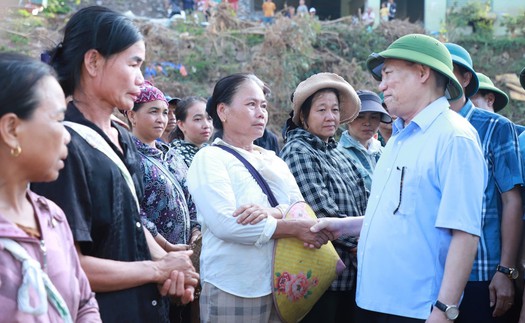 Phó Thủ tướng Chính phủ Hồ Đức Phớc thăm hỏi, động viên nhân dân và chỉ đạo khắc phục hậu quả mưa lũ tại Nghệ An