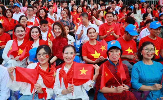 Người dân sẽ được nhận quà tặng Quốc khánh từ ngày 30/8 qua hình thức chuyển khoản hoặc tiền mặt