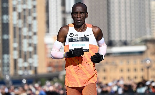 Kipchoge cán đích thứ 9 tại Marathon Sydney 2025