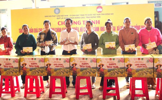 Khẩn trương chuyển tiền quà Tết Độc lập tới người dân