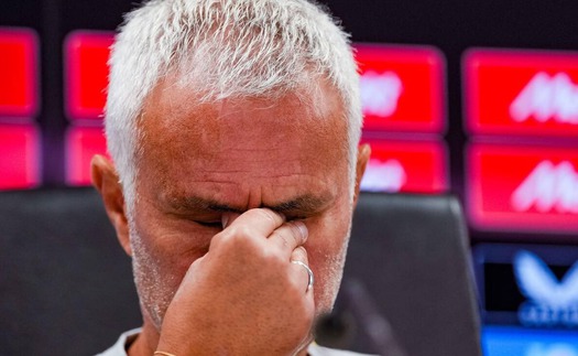 Mourinho nhòa lệ, thế giới bóng đá tiếc thương cựu đội trưởng Porto