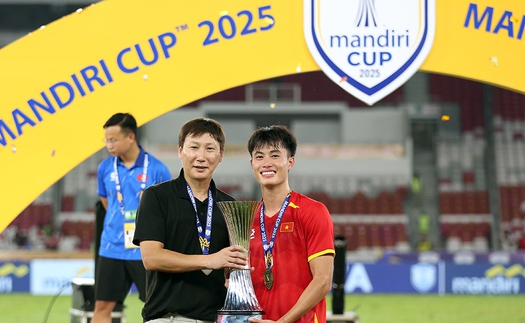 Bóng đá Việt Nam: Học, học nữa, học mãi