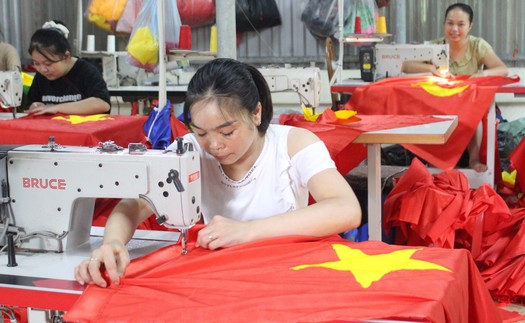 80 năm Quốc khánh: Những thôn ở Hà Nội thắm đỏ sắc cờ Tổ quốc
