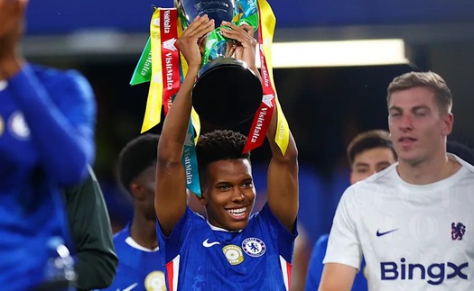 Thần đồng Chelsea vừa ra mắt đã gây tiếng vang, được gọi là tài năng trẻ xuất sắc nhất thế giới
