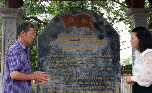 Tiếp nối truyền thống cách mạng trên quê hương người vẽ lá cờ Tổ quốc