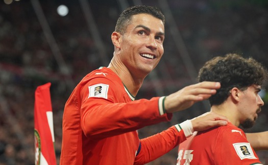 Cristiano Ronaldo viết lại lịch sử ở tuổi 40!