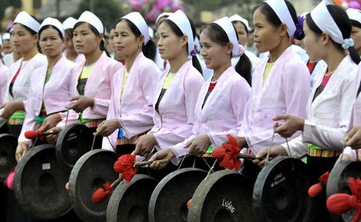 Giữ gìn, phát huy văn hóa Mường trong không gian mới