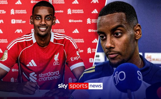 Alexander Isak là thử thách cho Arne Slot trong việc khai thác tối đa hàng công Liverpool