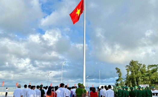 Lễ Thượng cờ Tổ quốc, dâng hương Bác Hồ tại Đặc khu Cô Tô