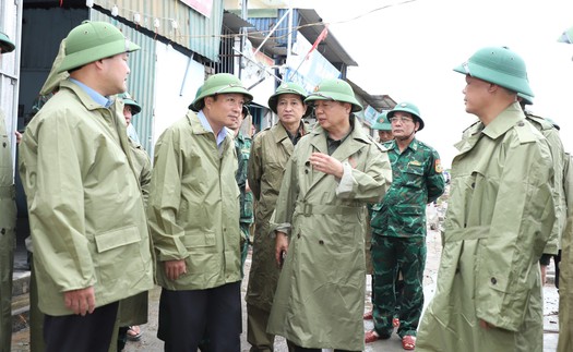 Phó Thủ tướng Trần Hồng Hà kiểm tra công tác ứng phó bão số 10 tại Nghệ An