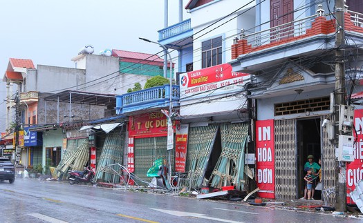 Bão và dông lốc lớn khiến  6 người chết, 7 người bị thương tại Ninh Bình