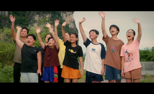 Phim học đường nối sóng 'Cầu vồng ở phía chân trời', đưa khán giả về miền ký ức tuổi thơ