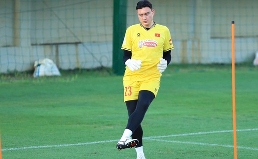 Đặng Văn Lâm thay Nguyễn Filip, HLV Kim Sang Sik dùng đội hình trẻ đấu Nepal